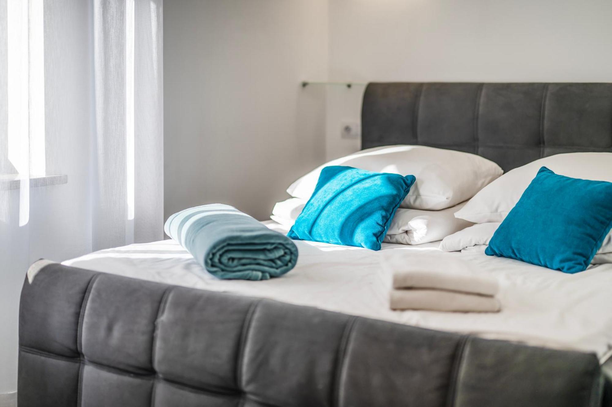 Ferienwohnung Mediolan Parking Gratis Moxy Te&Am Cracow Krakau Exterior foto